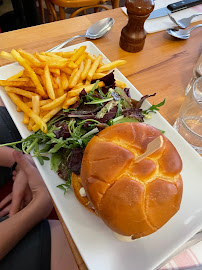 Hamburger du Restaurant français Lou Cantou à Paris - n°13