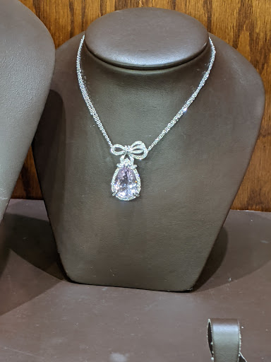 Jewelry Store «Leo Hamel Fine Jewelry & Engagement Ring Store», reviews and photos, 1851 San Diego Ave, San Diego, CA 92110, USA