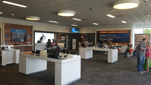 Cell Phone Store «AT&T», reviews and photos, 1200 E Center St, Madisonville, KY 42431, USA