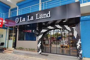 La La Land Cake Shop image