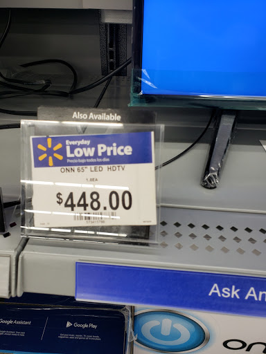 Department Store «Walmart Supercenter», reviews and photos, 3002 Stacy Allison Way, Woodburn, OR 97071, USA