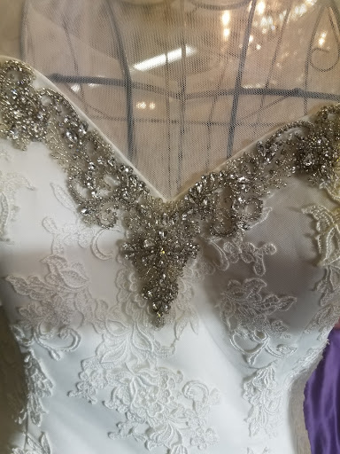 Bridal Shop «Divas Closet Bridal Boutique», reviews and photos, 1034 Merriam Ln, Kansas City, KS 66103, USA