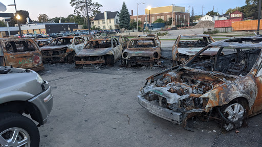 Used Car Dealer «Car Source», reviews and photos, 5821 Sheridan Rd, Kenosha, WI 53140, USA