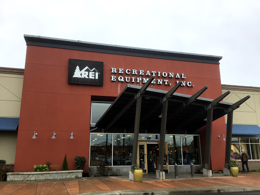 Camping Store «REI», reviews and photos, 735 NW Gilman Blvd, Issaquah, WA 98027, USA