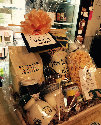 Grocery Store «Old Wethersfield Country Store», reviews and photos, 221 Main St, Wethersfield, CT 06109, USA