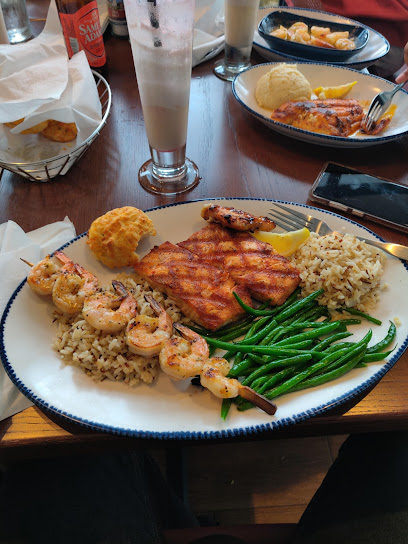 Red Lobster - 1700 The Arches Cir, Deer Park, NY 11729