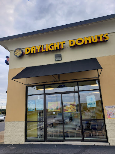Donut Shop «Daylight Donuts», reviews and photos, 1105 Southview Ln #114, Tuscaloosa, AL 35405, USA