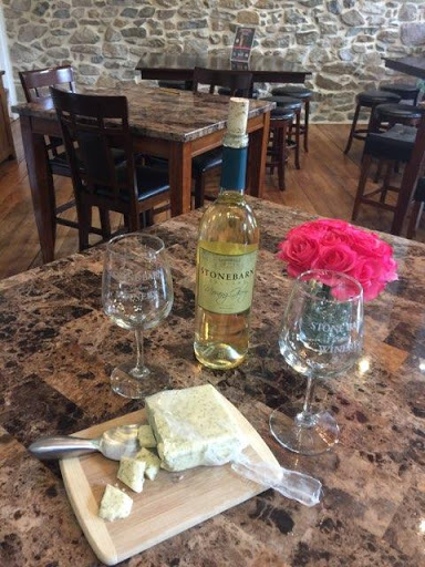 Winery «Stone Barn Cellars Winery», reviews and photos, 3050 Pottstown Pike, Spring City, PA 19475, USA