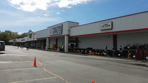 Home Improvement Store «Tractor Supply Co.», reviews and photos, 461 N Main St #2, Warsaw, NY 14569, USA