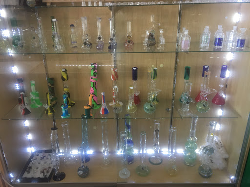 Vaporizer Store «Vape Master & Smoke Shop», reviews and photos, 1708 Long Beach Blvd, Long Beach, CA 90813, USA