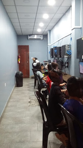 Escuela Esports Gaming Center - Guayaquil