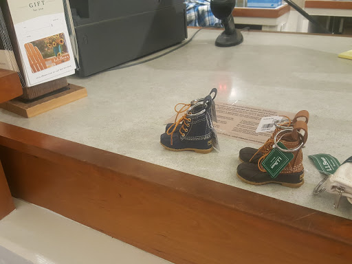 Clothing Store «L.L. Bean», reviews and photos, 8095 Tysons Corner Center, McLean, VA 22102, USA