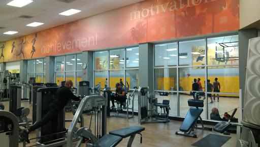 Gym «LA Fitness», reviews and photos, 8616 Cameron St, Silver Spring, MD 20910, USA