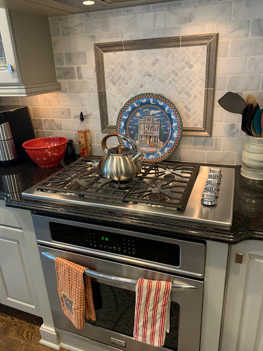 House Cleaning Service «Maid 2 Glimmer - House Cleaning Service in Greensboro», reviews and photos, 1852 Banking St #9911, Greensboro, NC 27408, USA