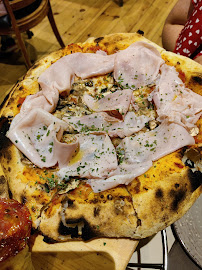 Pizza du Restaurant italien L'Ulivàia Antipasteria - Pizzeria - Lozanne - n°12