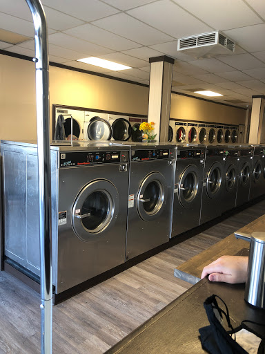 Laundry Service «Thornton Plaza Cleaners and Laundromat», reviews and photos, 9303 Thornton Rd e, Stockton, CA 95209, USA