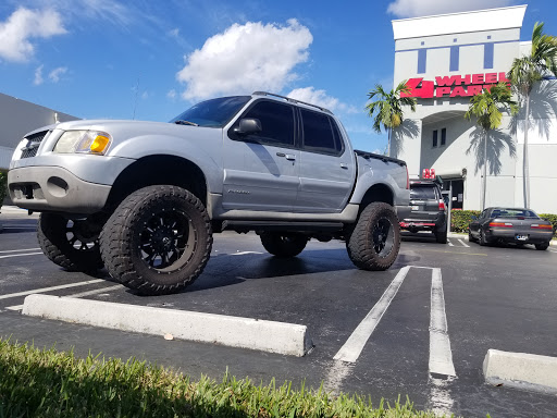 Truck Accessories Store «4 Wheel Parts - Thomas University - Miami Gardens, FL», reviews and photos, 3383 NW 167th St, Miami Gardens, FL 33056, USA