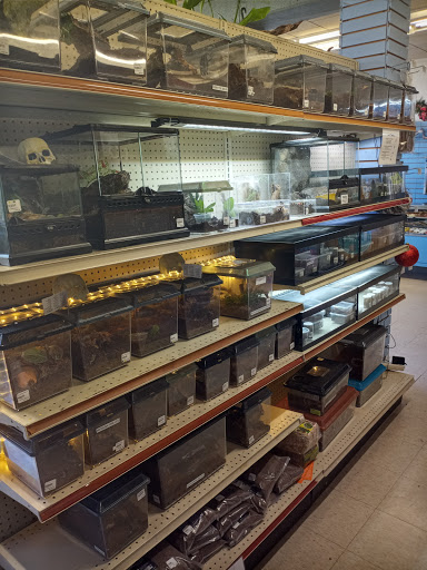 Pet Store «Fins Feathers Paws & Claws», reviews and photos, 436 Main St, Harleysville, PA 19438, USA