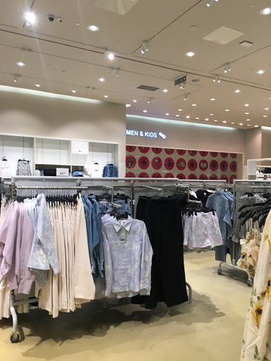 Stores to buy men's white shirts Kualalumpur