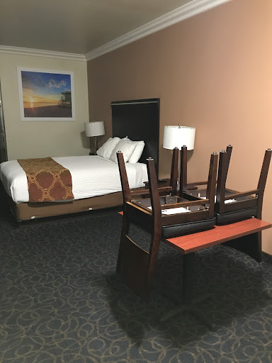 Days Inn & Suites by Wyndham South Gate image