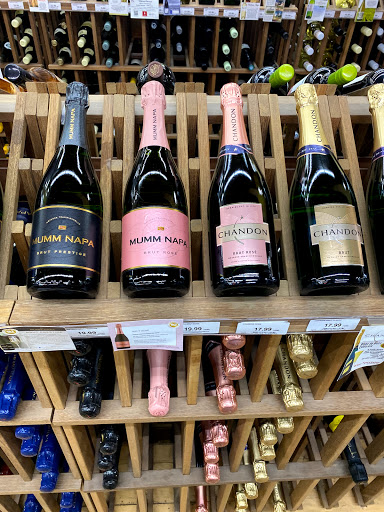 Wine Store «Parkview Wine & Spirits», reviews and photos, 229 Park Rd, West Hartford, CT 06119, USA