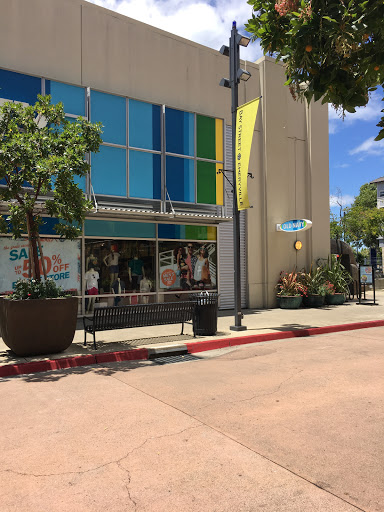 Clothing Store «Old Navy», reviews and photos, 5625 Bay St, Emeryville, CA 94608, USA