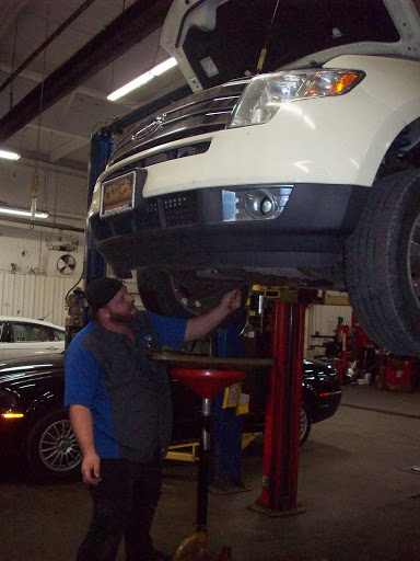 Car Dealer «McCubbin Motors», reviews and photos, 301 E Clifty Dr, Madison, IN 47250, USA