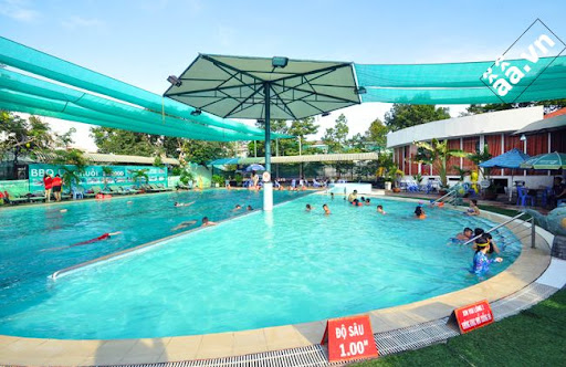 Cong Hoa Swimming Pool