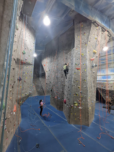 Rock Climbing Gym «Vertical Dreams - Nashua», reviews and photos, 25 E Otterson St, Nashua, NH 03060, USA
