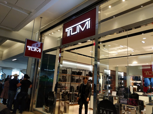 TUMI Store - Dallas Fort Worth International Airport