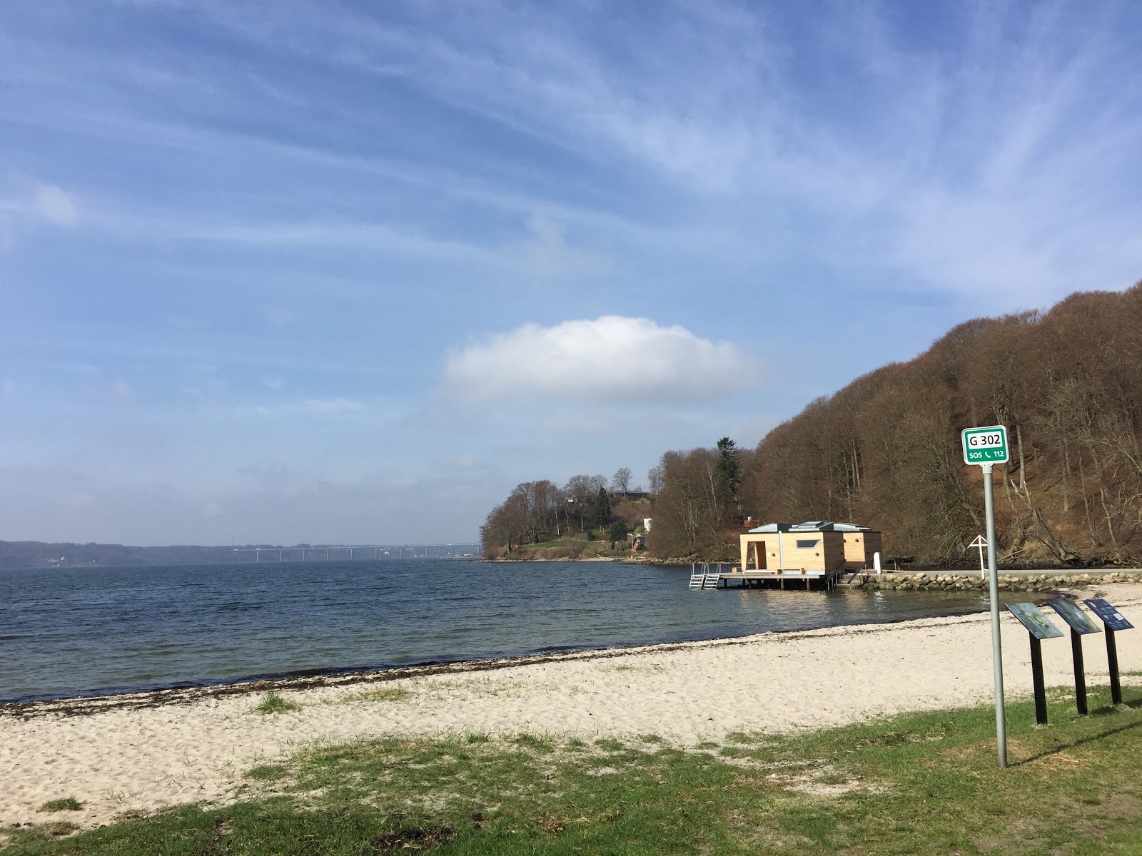 Photo de Tirsbak Beach avec un rivage spacieux