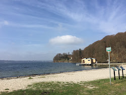 Photo de Tirsbak Beach avec un rivage spacieux