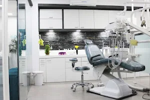 D&D Dental clinic and implant center image