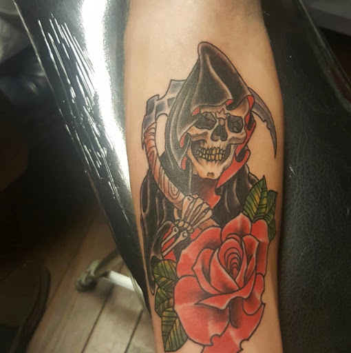 Explore turtle tattoo ideas for guys, creative tattoo ideas in Hillsboro, available at MOO MANU TATTOO