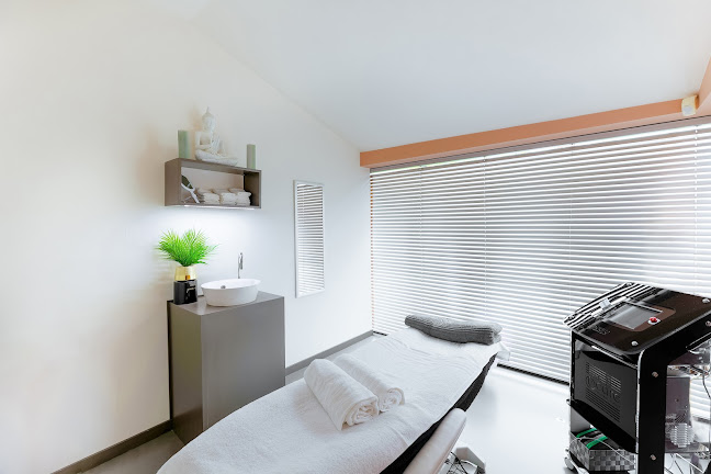 Care Beauty Center - Schoonheidssalon Bissegem - Schoonheidssalon