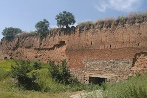 Khila Shapur Fort image