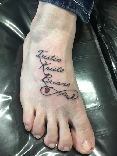 Tattoo Shop «Righteous Tattoo», reviews and photos, 2371 Manchester Rd, Akron, OH 44314, USA