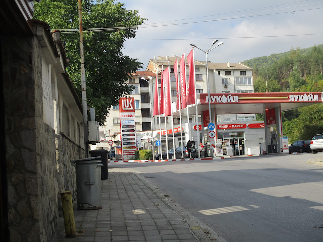 Център, ул. „Михаил Такев“ 9, 4550 Пещера