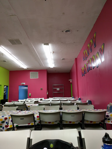 Amusement Center «Grand Slam Family Fun Center», reviews and photos, 2941 Coon Rapids Blvd NW, Coon Rapids, MN 55433, USA