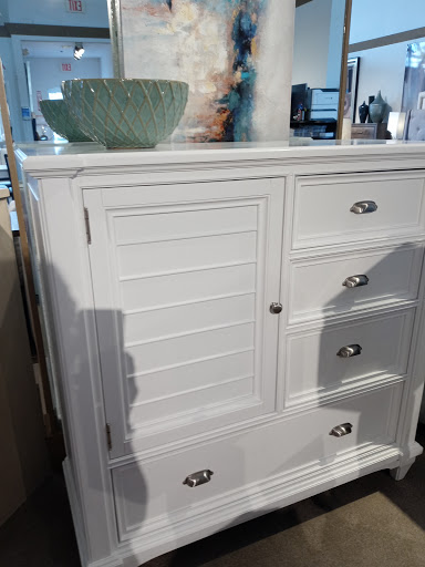 Furniture Store «Rooms To Go Furniture Store - Daytona Beach», reviews and photos, 2375 W International Speedway Blvd, Daytona Beach, FL 32114, USA