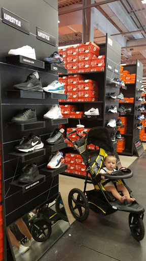 Clothing Store «Nike Factory Store», reviews and photos, 505 Premium Outlets Dr, Monroe, OH 45050, USA