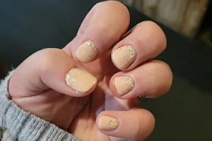 Lynn Nails image