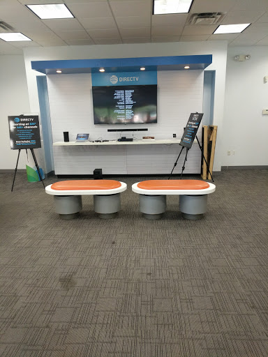Cell Phone Store «AT&T», reviews and photos, 312 Randall Rd, South Elgin, IL 60177, USA