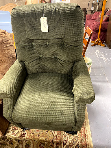 Used Furniture Store «GRQ Used Furniture», reviews and photos, 14129 Kutztown Rd, Fleetwood, PA 19522, USA
