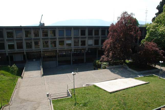 Rezensionen über Collège Rousseau in Genf - Pflegeheim