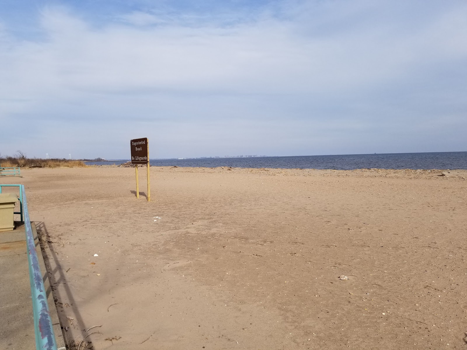 Foto von Great Kills Beach - guter haustierfreundlicher Ort für den Urlaub