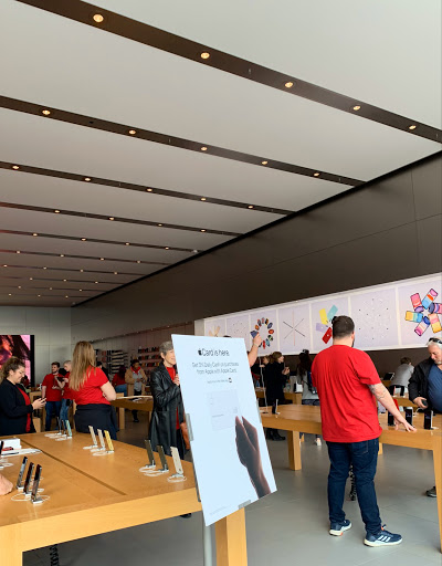 Computer Store «Apple Eton», reviews and photos, 28849 Chagrin Blvd, Woodmere, OH 44122, USA