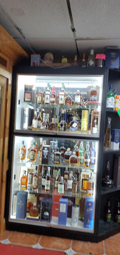 Liquor Store «Decatur Wine & Spirits», reviews and photos, 1789 Lawrenceville Hwy, Decatur, GA 30033, USA