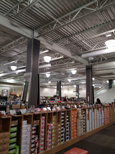 Shoe Store «DSW Designer Shoe Warehouse», reviews and photos, 357 Old Country Rd, Carle Place, NY 11514, USA
