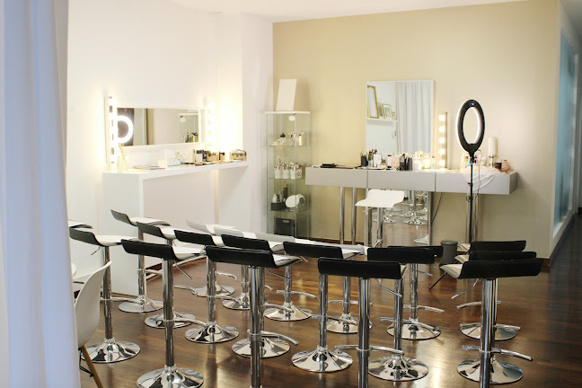 Estúdio de Maquilhagem Makeup School & Beauty Lounge